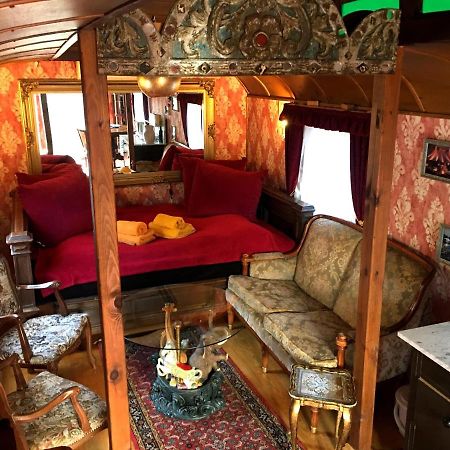 Historischer Zirkuswagen Mit Terrasse Und Blick Ins Gruene Witzenhausen Exterior foto